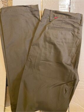 Altamont Olive Chino Pants - Classic Straight
